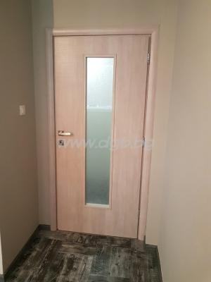 Интериорна врата МДФ с ламинат цвят сабия остъклена обла каса и первази